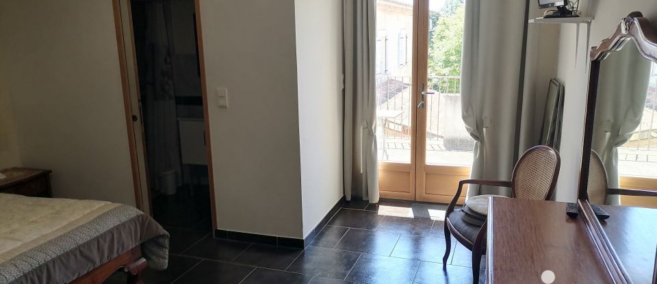 Domaine 28 pièces de 990 m² à Violès (84150)