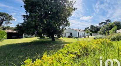 Traditional house 6 rooms of 110 m² in Sainte-Marie-de-Ré (17740)