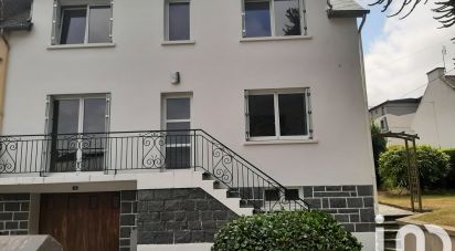 House 6 rooms of 143 m² in Carhaix-Plouguer (29270)