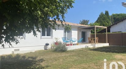 Traditional house 5 rooms of 95 m² in Saint-Médard-en-Jalles (33160)