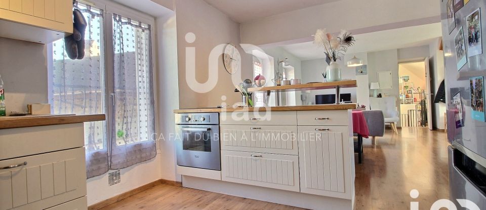 Apartment 4 rooms of 115 m² in Solers (77111)