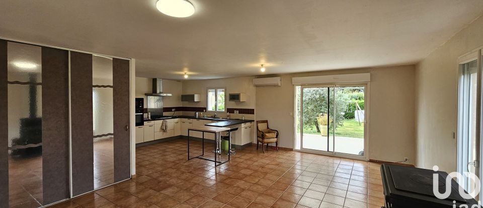 Maison 6 pièces de 152 m² à Orliac-de-Bar (19390)