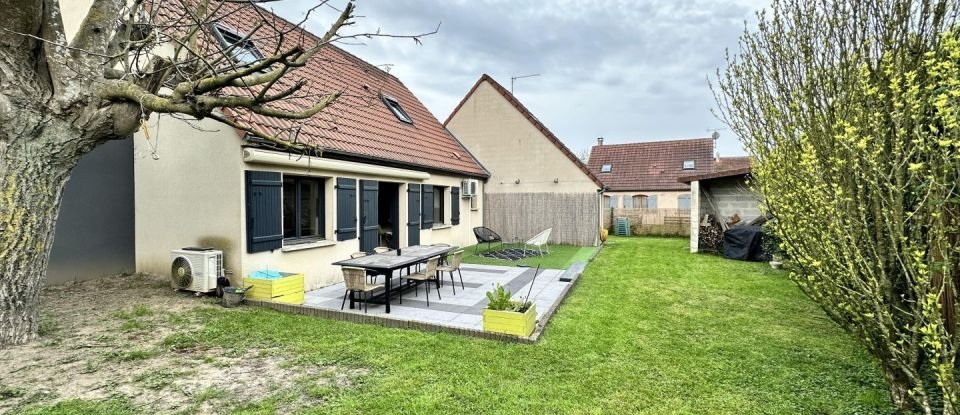 Maison traditionnelle 6 pièces de 132 m² à Villeroy (77410)