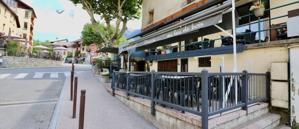 Restaurant of 140 m² in Guillestre (05600)