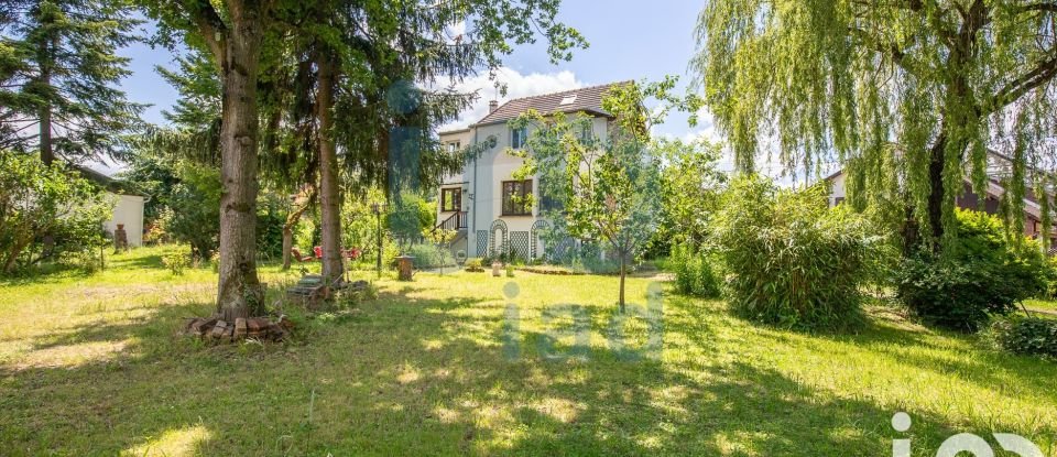 Traditional house 5 rooms of 122 m² in Yerres (91330)