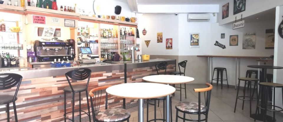 Brasserie-type bar of 204 m² in Nîmes (30900)