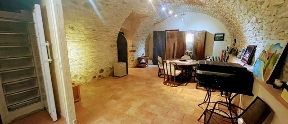 Village house 6 rooms of 180 m² in Fons-sur-Lussan (30580)