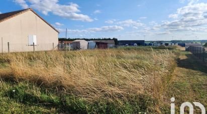 Land of 1,100 m² in Doussay (86140)