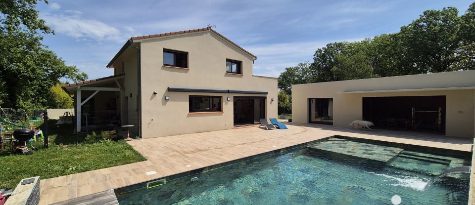 Maison 7 pièces de 250 m² à Castelnau-d'Estrétefonds (31620)