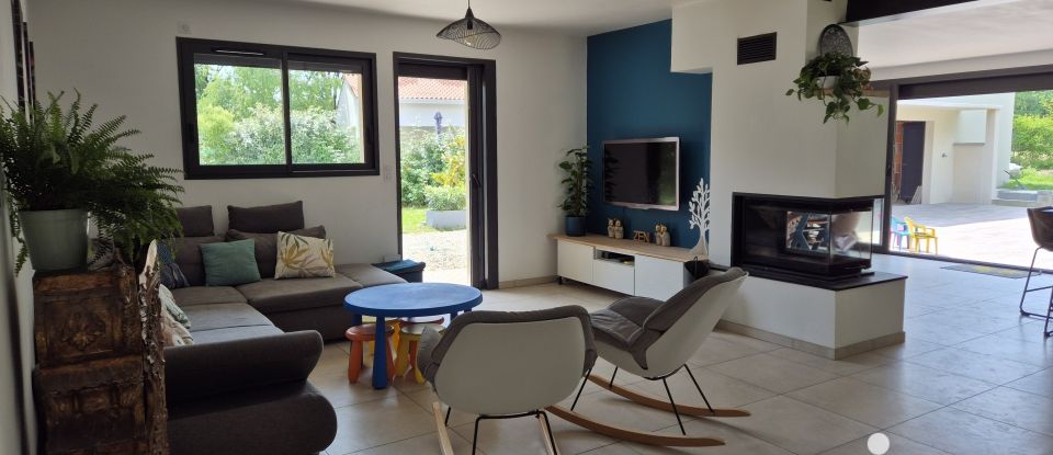 Maison 7 pièces de 250 m² à Castelnau-d'Estrétefonds (31620)