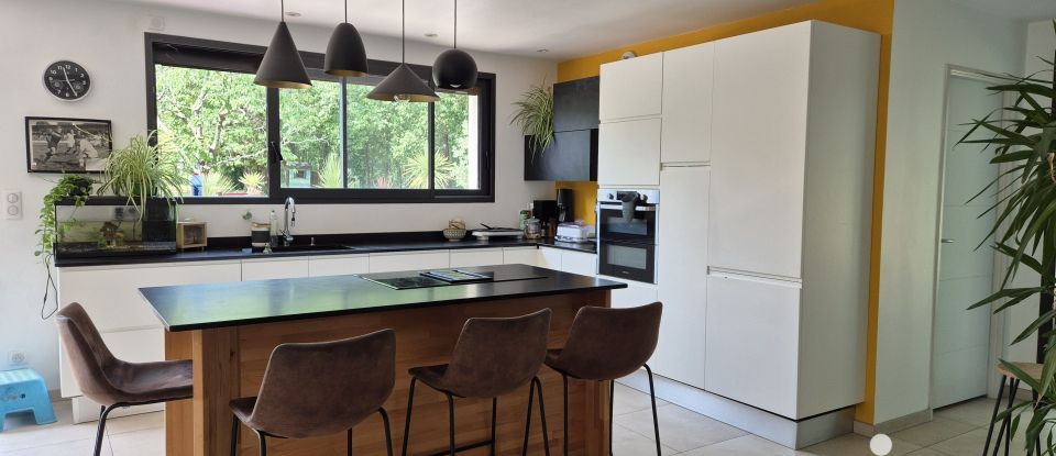 Maison 7 pièces de 250 m² à Castelnau-d'Estrétefonds (31620)