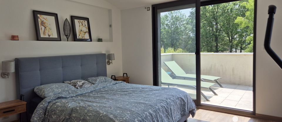 Maison 7 pièces de 250 m² à Castelnau-d'Estrétefonds (31620)