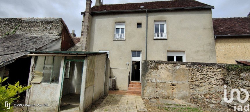 Town house 5 rooms of 108 m² in Mamers (72600)