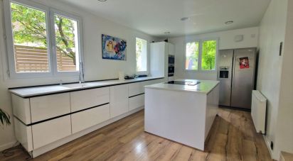 Maison 7 pièces de 161 m² à Sucy-en-Brie (94370)