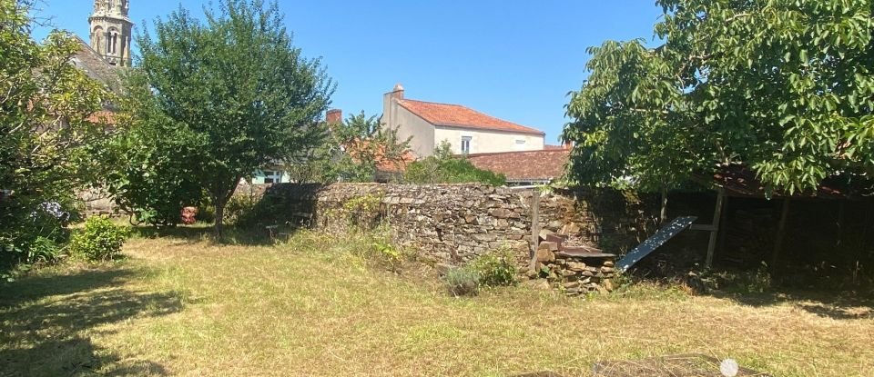 Village house 7 rooms of 170 m² in Saint-Fiacre-sur-Maine (44690)