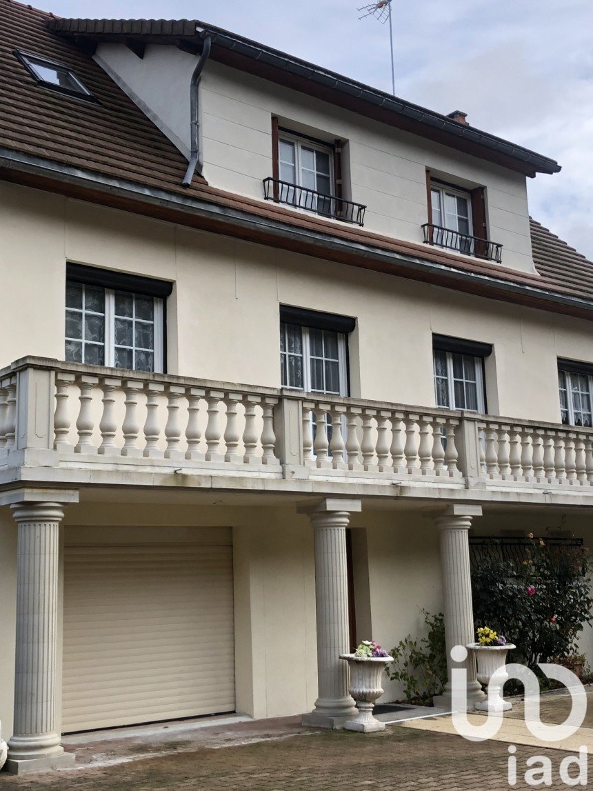 Maison 7 pièces de 174 m² à Fontenay-sur-Loing (45210)