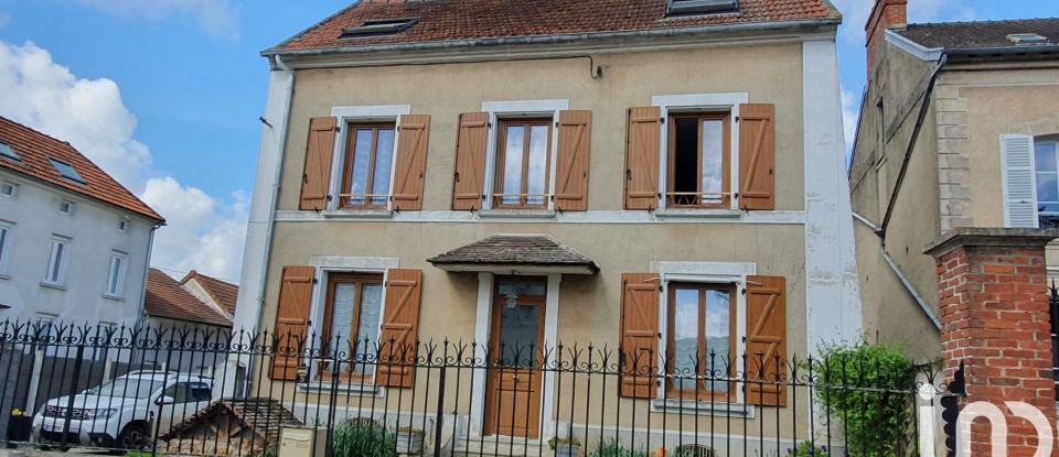 Maison 9 pièces de 175 m² à Saâcy-sur-Marne (77730)