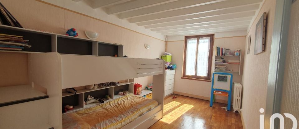 Maison 9 pièces de 175 m² à Saâcy-sur-Marne (77730)