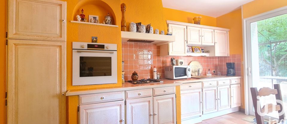 House 6 rooms of 155 m² in Vacqueyras (84190)