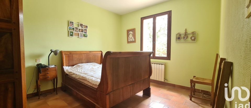 House 6 rooms of 155 m² in Vacqueyras (84190)