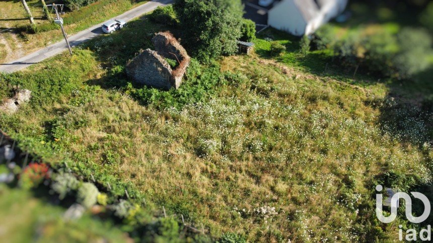 Land of 2,834 m² in Saint-Perreux (56350)