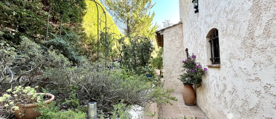 Traditional house 6 rooms of 143 m² in Les Adrets-de-l'Estérel (83600)