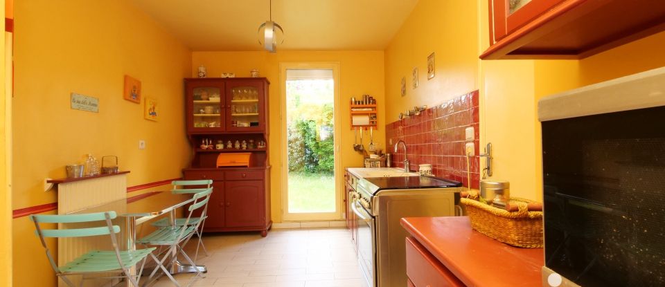 House 6 rooms of 104 m² in Chatou (78400)