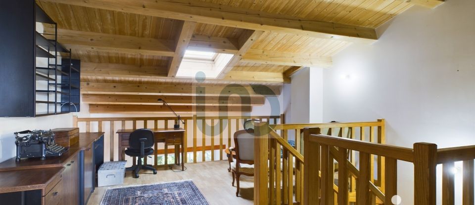 Traditional house 5 rooms of 142 m² in Le Bois-Plage-en-Ré (17580)