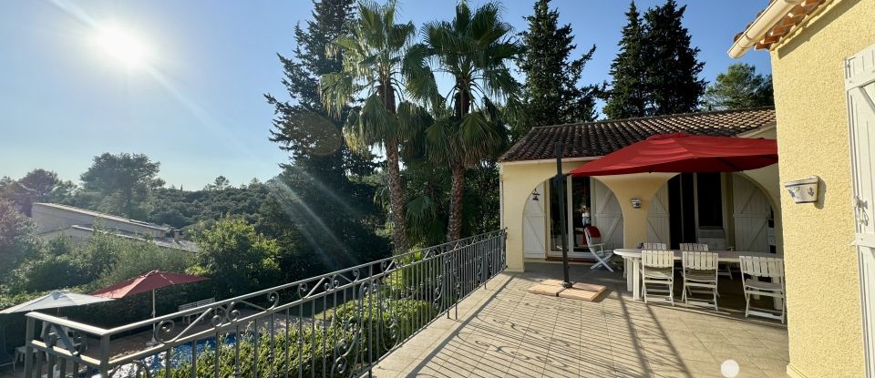 Maison traditionnelle 6 pièces de 196 m² à Nîmes (30900)