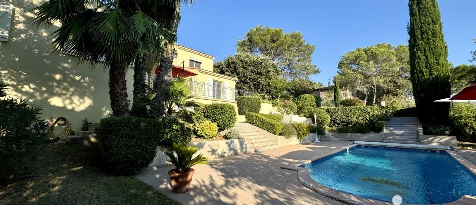 Maison traditionnelle 6 pièces de 196 m² à Nîmes (30900)