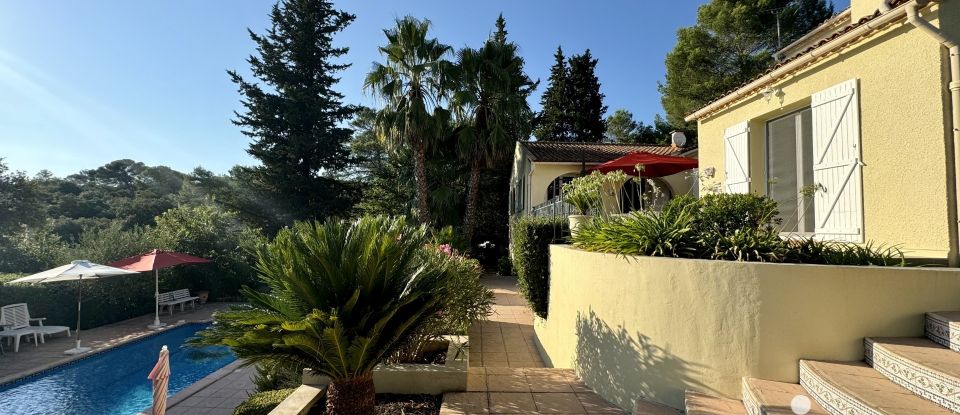 Maison traditionnelle 6 pièces de 196 m² à Nîmes (30900)