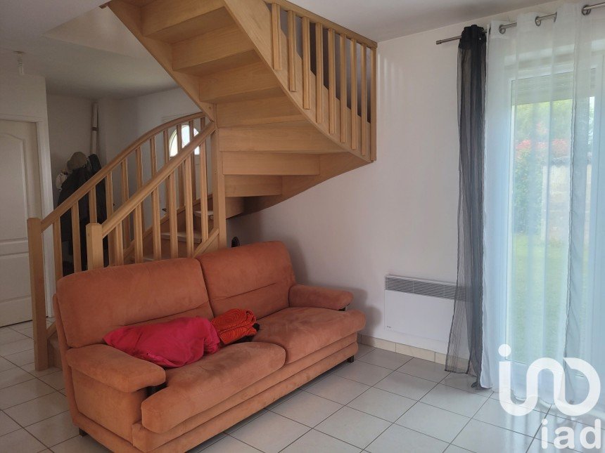 Traditional house 5 rooms of 80 m² in Beaumont-les-Autels (28480)