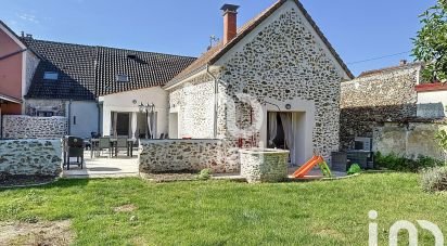 Village house 6 rooms of 196 m² in Pierre-Levée (77580)