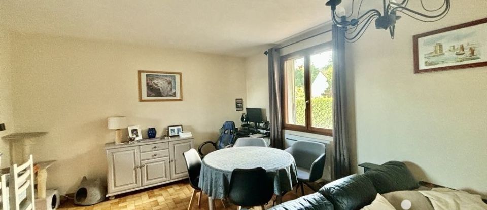 Maison 4 pièces de 100 m² à Saint-Parize-le-Châtel (58490)