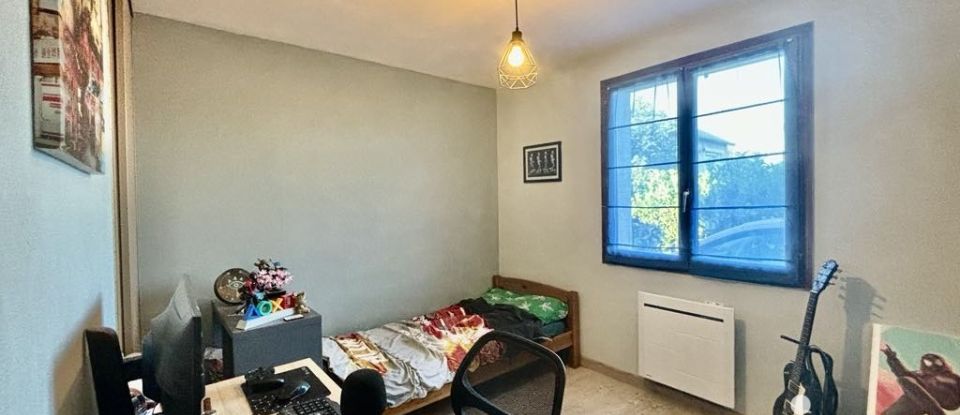 Maison 4 pièces de 100 m² à Saint-Parize-le-Châtel (58490)