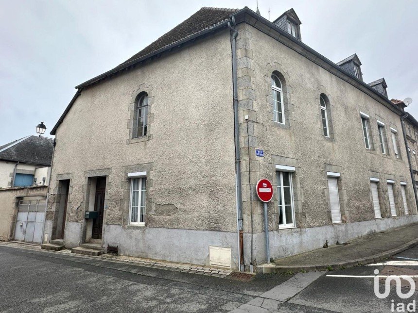 House 5 rooms of 303 m² in Auzances (23700)