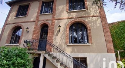 Mansion 8 rooms of 221 m² in Moissac (82200)