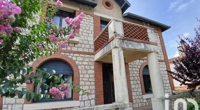 Mansion 8 rooms of 221 m² in Moissac (82200)