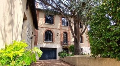 Mansion 8 rooms of 221 m² in Moissac (82200)