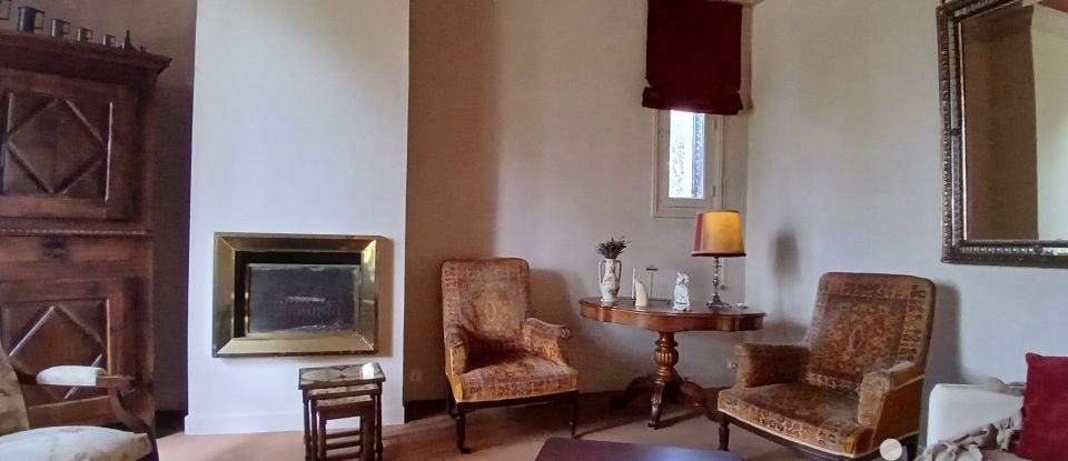 Mansion 8 rooms of 221 m² in Moissac (82200)