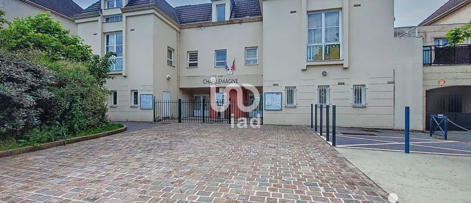 Apartment 2 rooms of 45 m² in Villeparisis (77270)