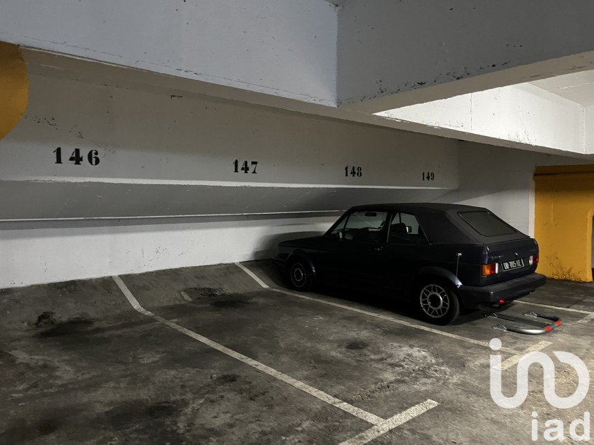 Parking/garage/box de 10 m² à Paris (75012)