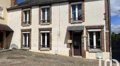 House 6 rooms of 200 m² in Courtenay (45320)