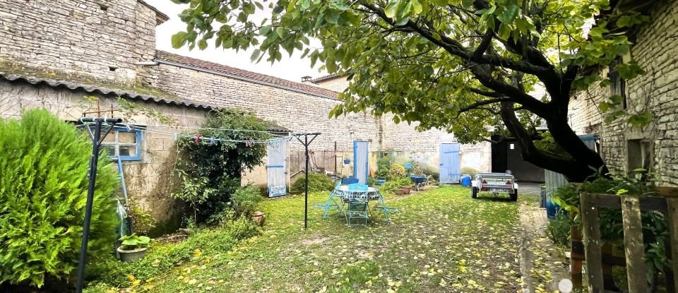 Maison 6 pièces de 145 m² à Beauvais-sur-Matha (17490)