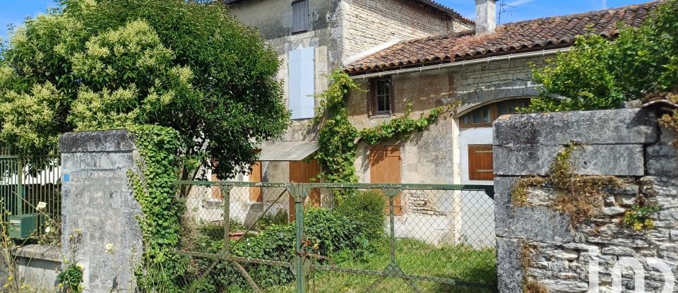 Maison 4 pièces de 93 m² à Beauvais-sur-Matha (17490)