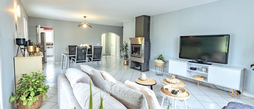 Maison 9 pièces de 205 m² à Orthez (64300)