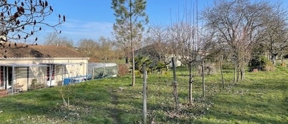 Pavillon 3 pièces de 94 m² à - (16130)