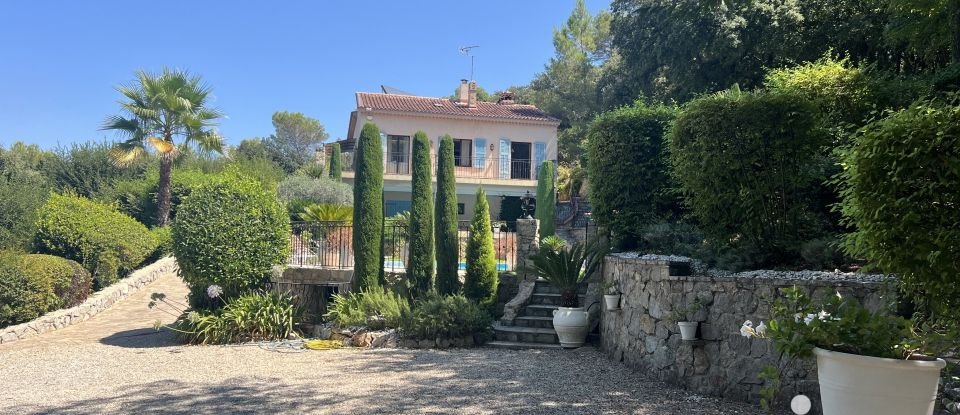 Maison traditionnelle 6 pièces de 260 m² à Valbonne (06560)