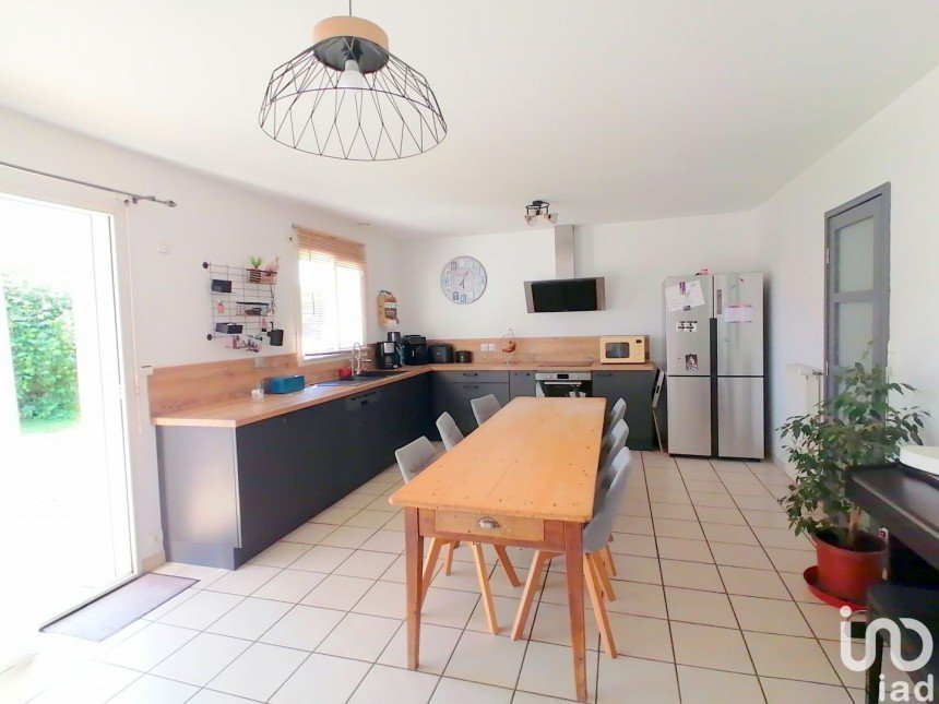 Maison 4 pièces de 118 m² à Challans (85300)