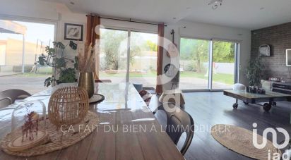 House 6 rooms of 164 m² in Clavette (17220)